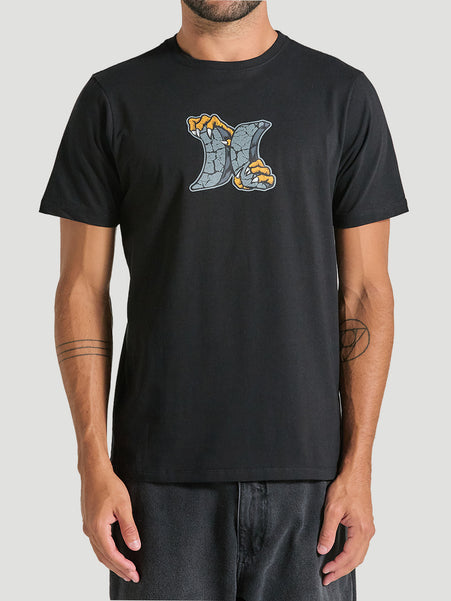 Camiseta Preta com Estampa Frontal Manga Curta Hurley Monster