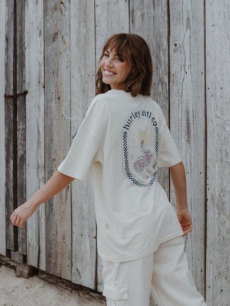 Camiseta Oversized Off White Manga Curta Hurley Girl Trip
