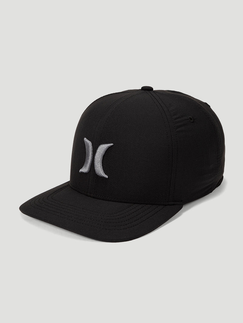 Boné Hurley Phantom preto snapback com logo bordado em cinza, aba curva e ajuste traseiro. Design moderno e esportivo.
