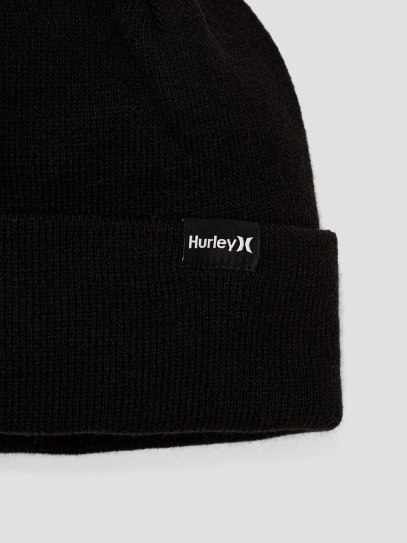 Gorro preto com dobra Hurley Label feito em malha tricotada. Logo destacado em etiqueta frontal preta e branca.