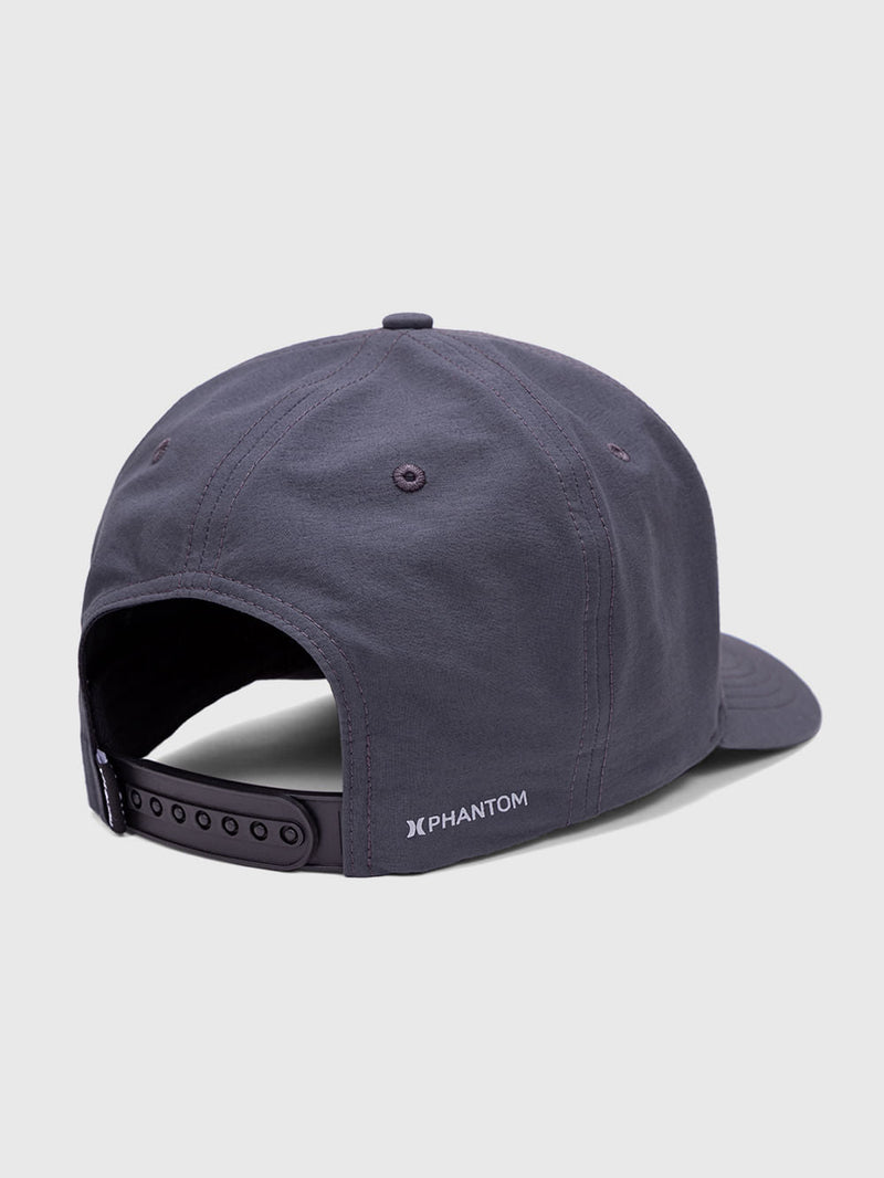 Boné Hurley Phantom cinza escuro com ajuste traseiro de plástico, logotipo "Phantom" branco na lateral e costuras reforçadas.