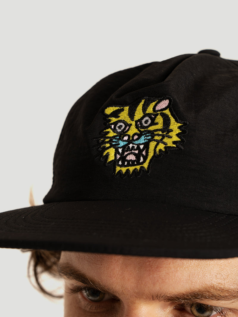 Boné Preto Hurley x Etam Tiger