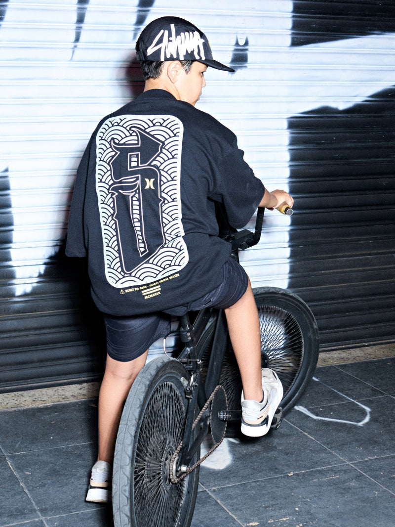 Camiseta Especial Hurley x Shibuya Logo Escama Max Fit Preta