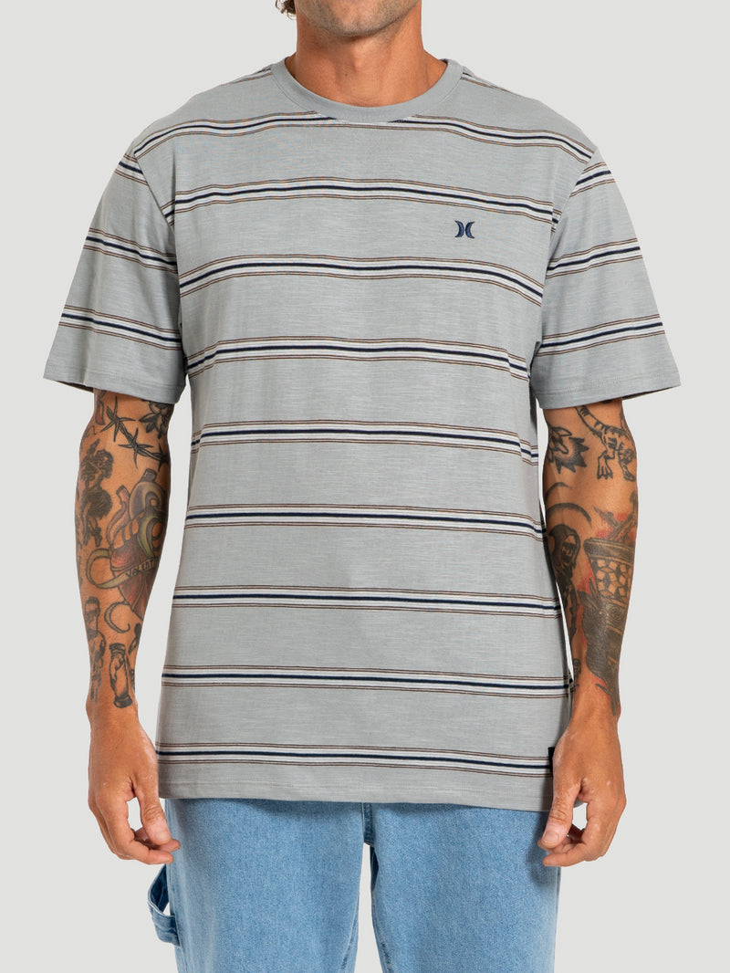 Camiseta Especial Hurley Sunset Listrada Cinza