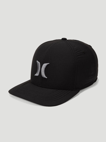 Boné Hurley Phantom preto snapback com logo bordado em cinza, aba curva e ajuste traseiro. Design moderno e esportivo.